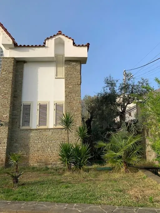 Natalia'S House Surrel Villa Tirana 0*,